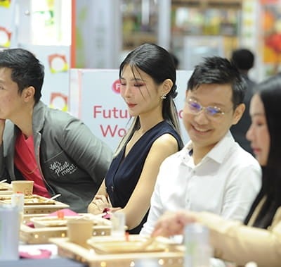 Atendees at Vitafood Asia enjoying a food demonstration